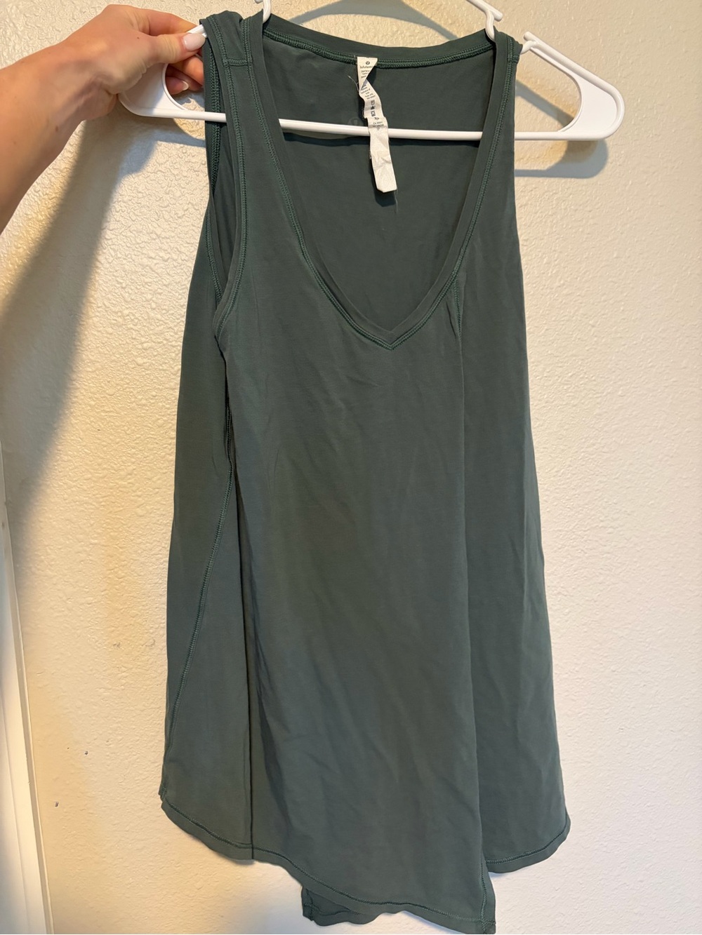 Lululemon Green V-Neck Women’s Tank Top